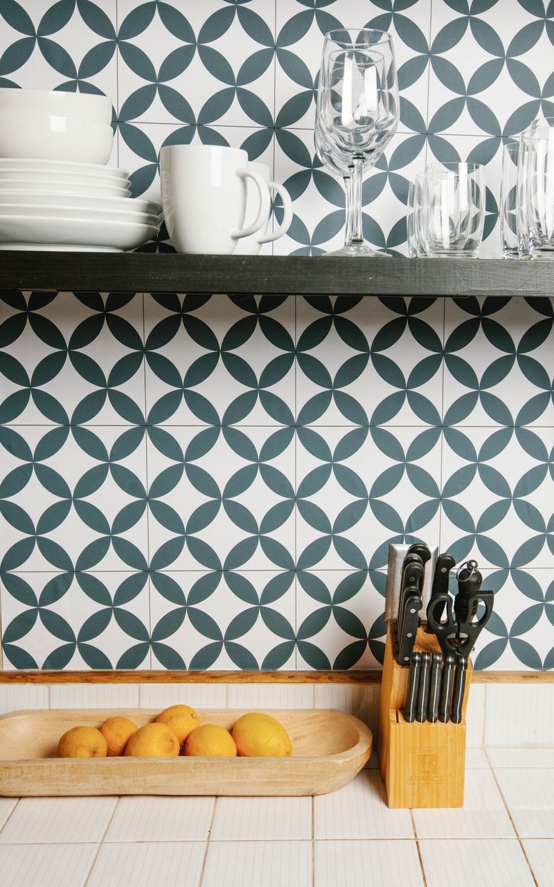 Wallpaper that imitates tile on kitchen backsplash