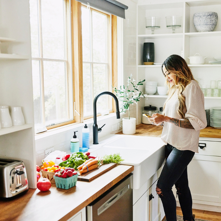 10 Kitchen Organizing Tips That Practically Do the Cleaning for You