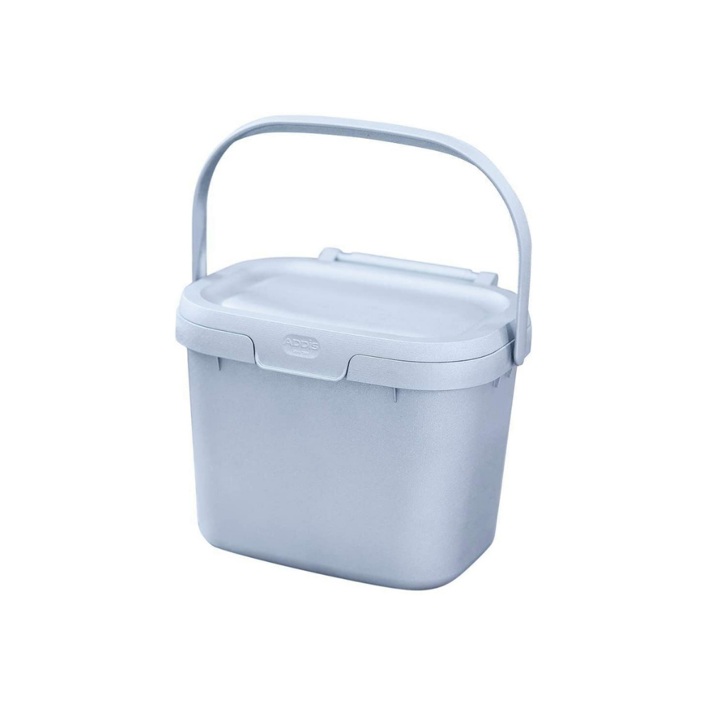 This adorable 4.5 litre compost bin with lid is made from 100% recycled plastic and comes in a variety of colours, including this sweet, serene blue-grey.