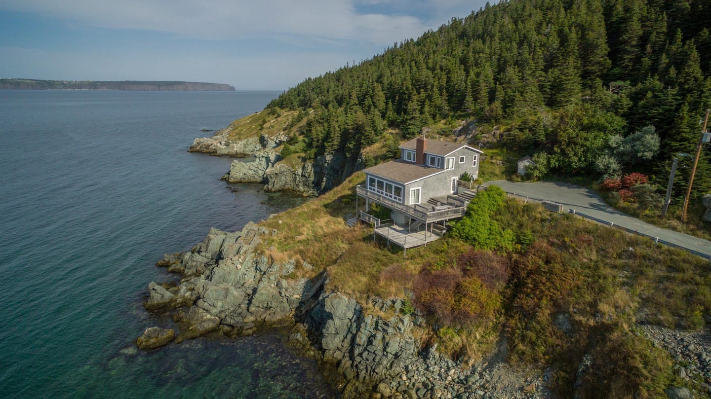 Newfoundland beach house rental on a cliff