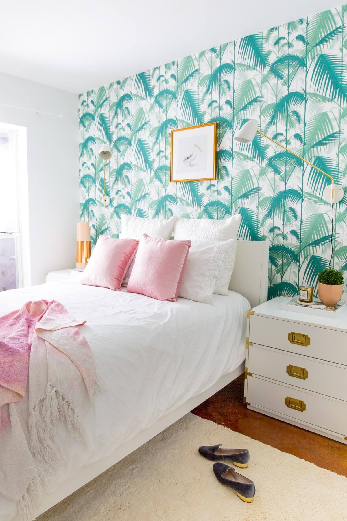 Tropical teal wallpaper in bedroom