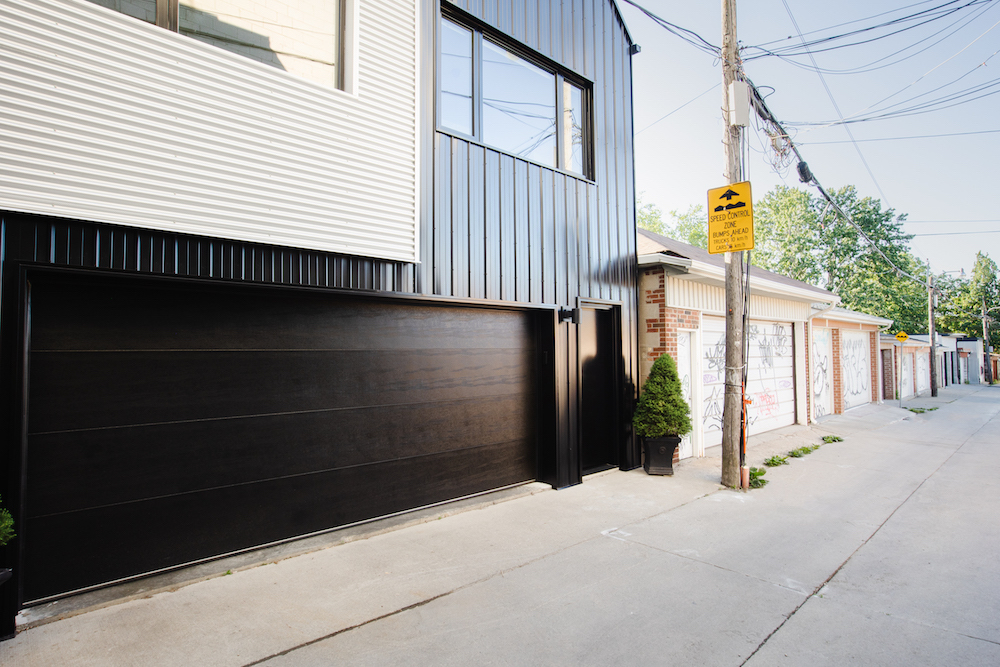 Alleyway with chic laneway house