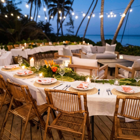 Special beachfront dinner for set for a large party at Caerula Mar
