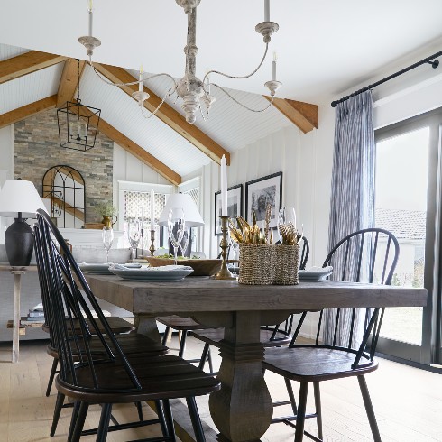 An open concept farmhouse dining room