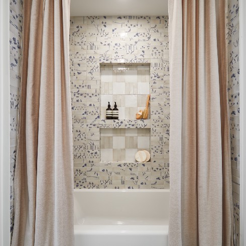 Bathtub with curtains