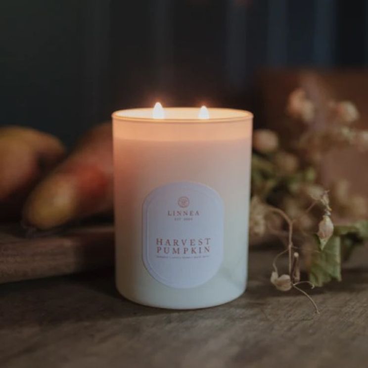 10 Organic Fall-Scented Candles by Canadian Artisans