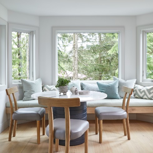 Breakfast nook with upholstered bench
