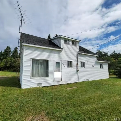 New Brunswick: This Three-bedroom House in Petite-Lamèque for $29,000