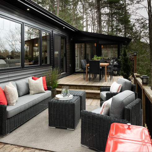 Cottage with outdoor lounge furniture