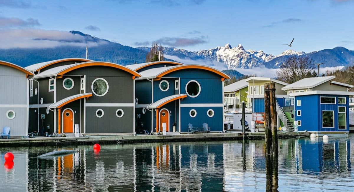 Picturesque Houseboats For Rent In Canada On Airbnb   Wp Socialimage Hgtv Houseboat 