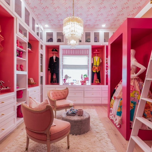 Another look at the closet and dressing room of the Barbie Dreamhouse