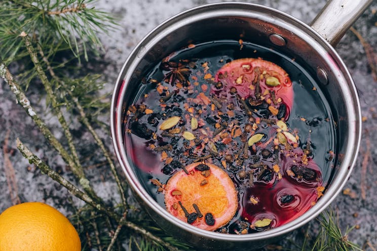 Simmer pot with oranges