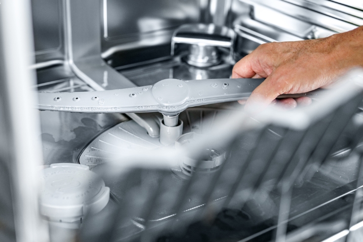 How to deep clean a dishwasher yourself