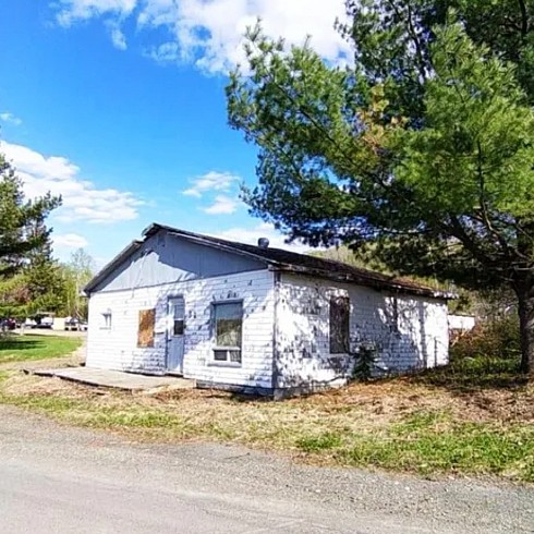 abandoned property in Campbellton, NB