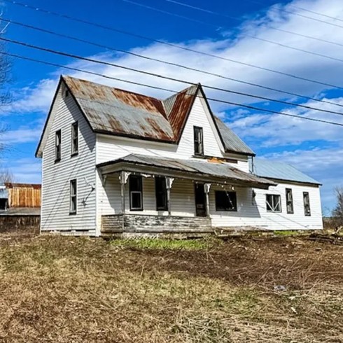 Abandoned house in Hoyt, NB