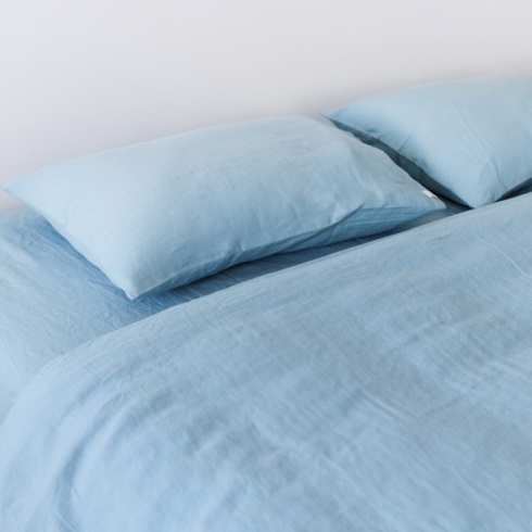 Beautiful teal bed sheets by Ukraine bedding company Sea Me